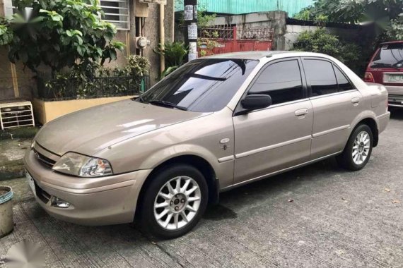 Ford Lynx ghia Manual trans 2002 model