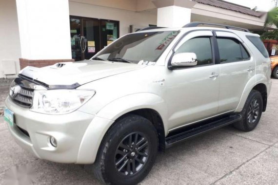 Toyota Fortuner V 2010 model 4x4 