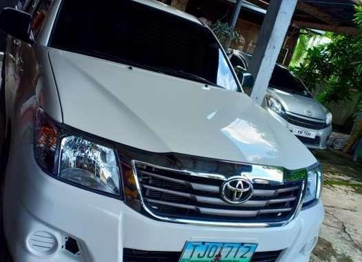 SELLING Toyota Hilux