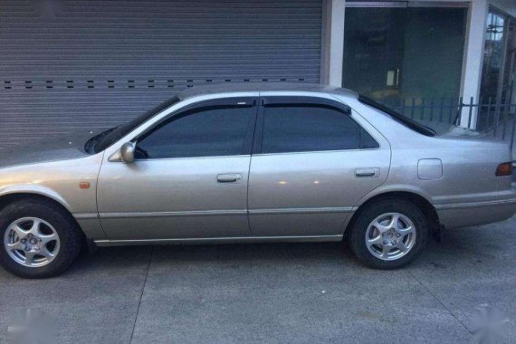 Selling TOYOTA CAMRY 97