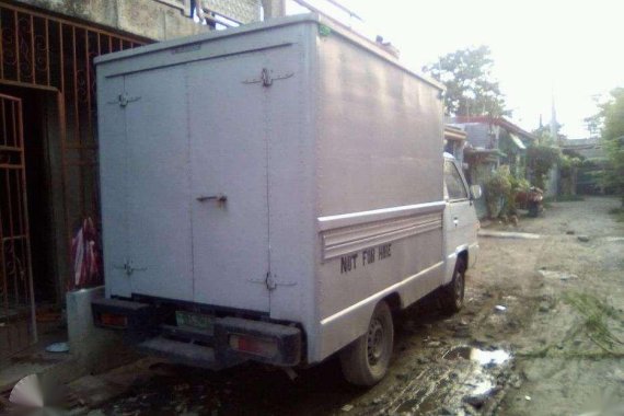 1993 Mitsubishi L300 closed alum van