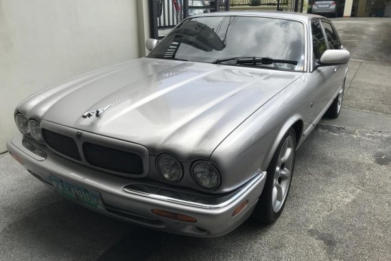 Sell 2nd Hand 2000 Jaguar Xjr at 60000 km in Metro Manila 