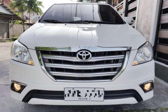 Toyota Innova V "Top of the line" 2014