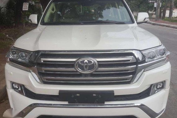 2018 Brand New TOYOTA Land Cruiser LC200 Dubai