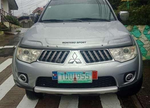2012 Mitsubishi Montero gls v paddle shift