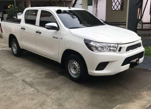 2017 TOYOTA Hilux j mt FOR SALE