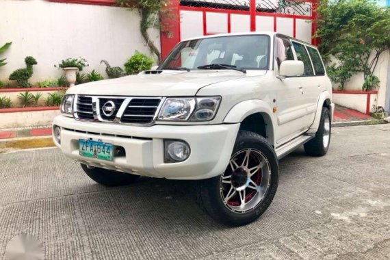 Nissan Patrol 2006 White SUV For Sale 