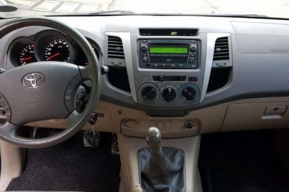 2010 TOYOTA Hilux G 4x2 diesel FOR SALE