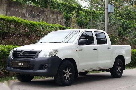 2013 Toyota Hilux j 4x2 MT FOR SALE