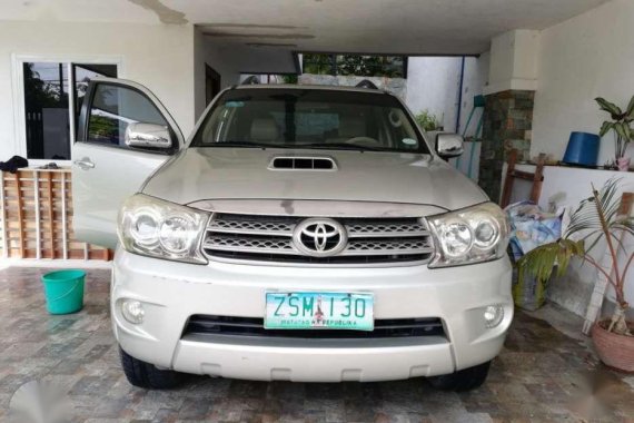 Toyota Fortuner 4x4 Top of the line 3.0 engine V variant.