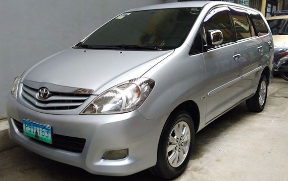 2010 Toyota Innova G Silver For Sale 