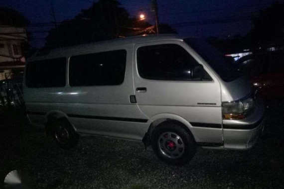 Toyota Hiace manual transmision 2003 model