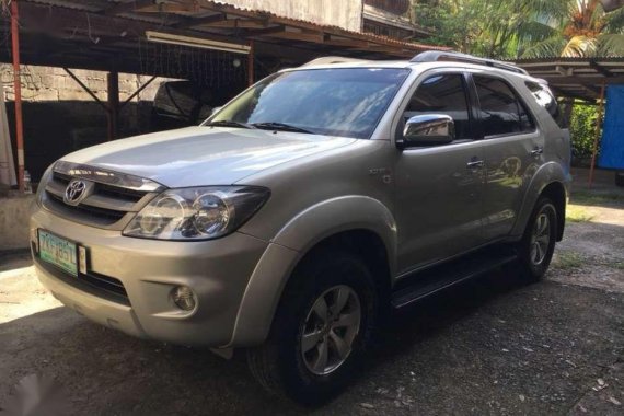 2007 Toyota Fortuner 4x2 Gas FOR SALE