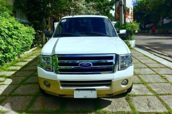 Ford Expedition *Slightly used