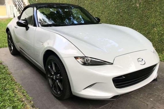 2015 Mazda Miata MX-5 Like brand new!