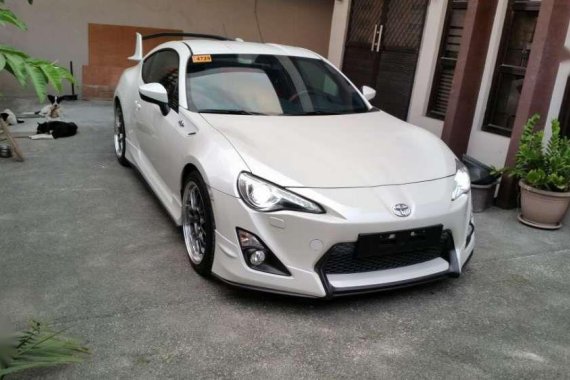 2013 Toyota 86 aero top of the line 