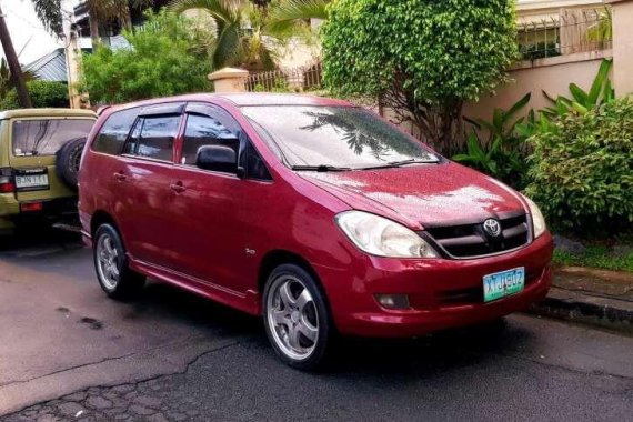 SELLING Toyota Innova j 2005