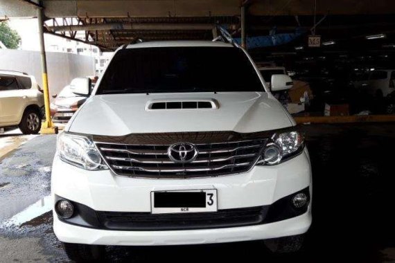For Sale 2014 TOYOTA Fortuner 4x2 2.5L G Dsl M/T White. 