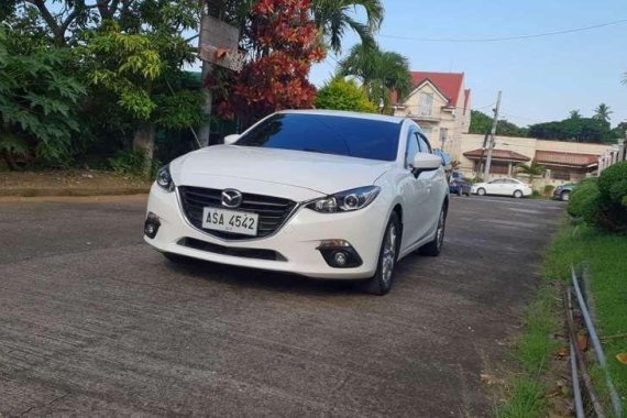 Mazda 3 hatchback 1.5 skyactiv 2015 Automatic transmission