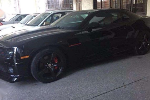 Selling 2011 Chevrolet Camaro V8 SS