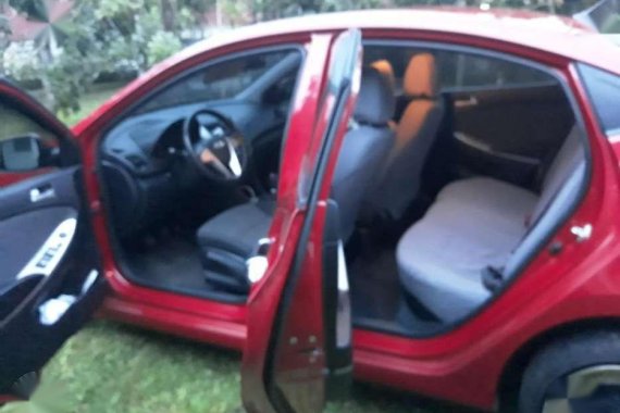 SELLING Hyundai Accent 2013