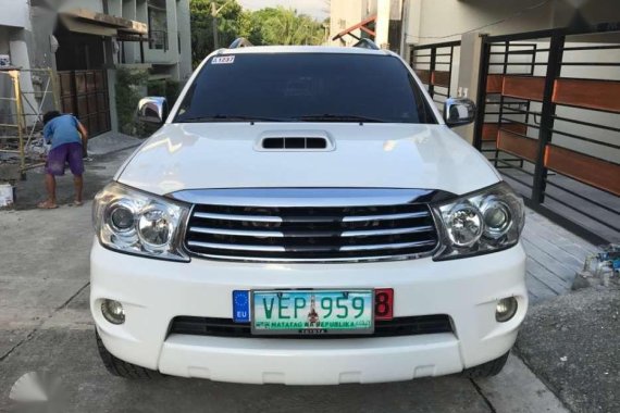 2011 Toyota Fortuner V AT 4x4 LOADED FRESH