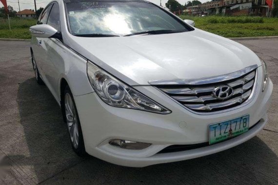 2012 Hyundai Sonata Premium Push button start engine