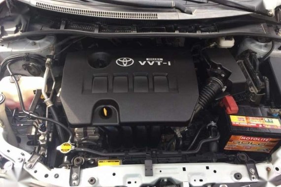 SELLING Toyota Corolla Altis 2011