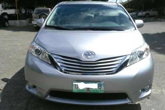 TOYOTA Sienna 2012 FOR SALE