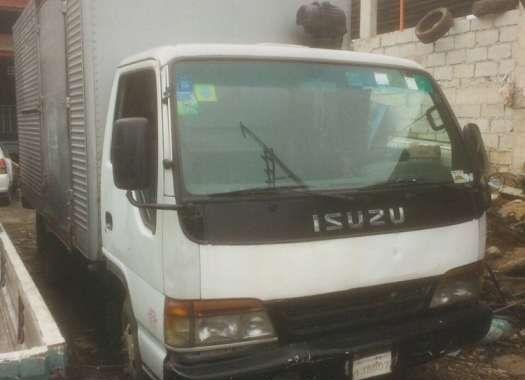 SELLING 2015 Isuzu Elf aluminum van close 