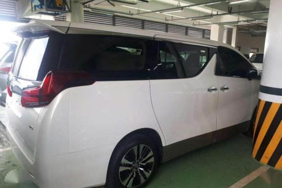 Toyota Alphard brand new 2018 Hurry up Limited stock only