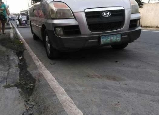 SELLING HYUNDAI Starex 2004