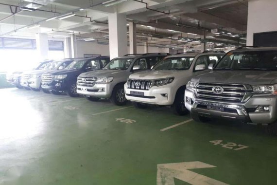 TOYOTA Land cruiser 4.5L standard 2018 brand new with unit on hand