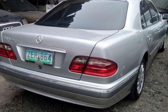 2000mdl Mercedes Benz E 240 Athomatic FOR SALE