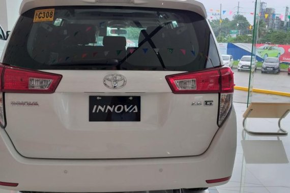 Toyota Innova 2018 Gasoline Automatic White