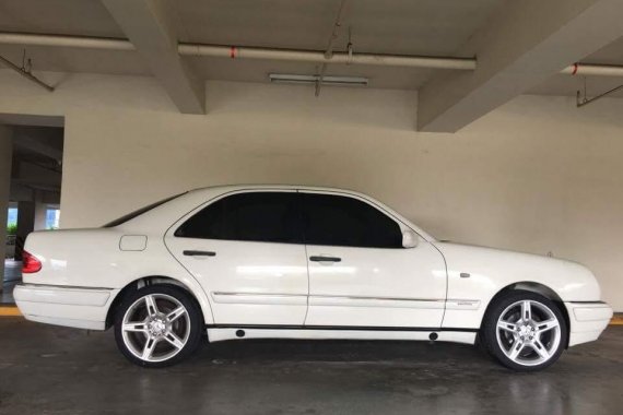 Mercedes-Benz E420 2000 Automatic Gasoline P500,000