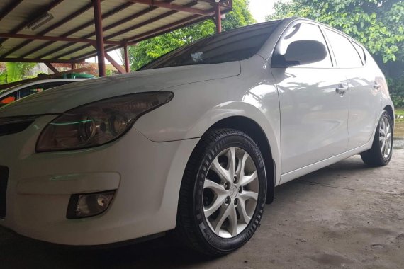 Hyundai I30 2009 Gasoline Automatic White for sale