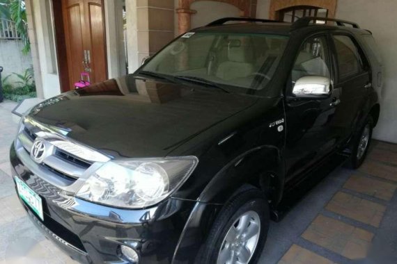 Toyota Fortuner uner gas 2006 automatic