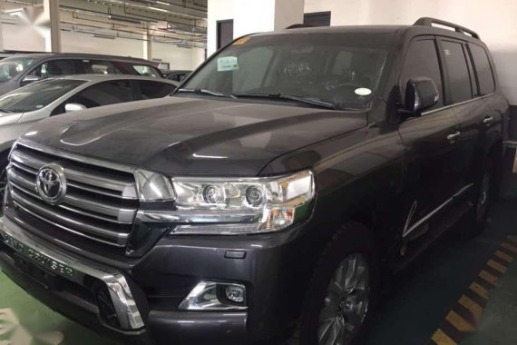 2018 TOYOTA Land Cruiser LC200 Full Option 4.5 DSL AT Prado SUV