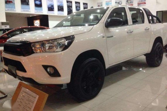 NEW TOYOTA HILUX 4X2 E M/T 2018
