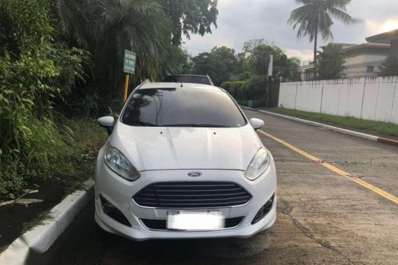 URGENT: Ford Fiesta S 2014 Top of the Line
