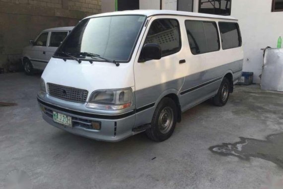 Toyota Hiace Commuter van 1997 model local