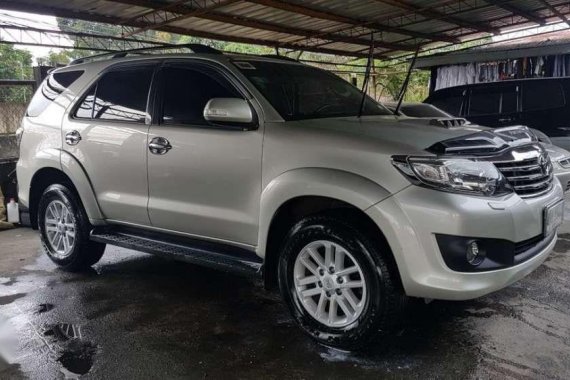2014 model Toyota Fortuner V 4x4 AT 3.0 Diesel Top of the Line