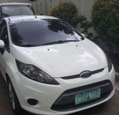 2010 Ford Fiesta 1st owned 1.6liter automatic