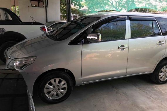 Toyota  Innova E Manual Diesel 2014 FOR SALE