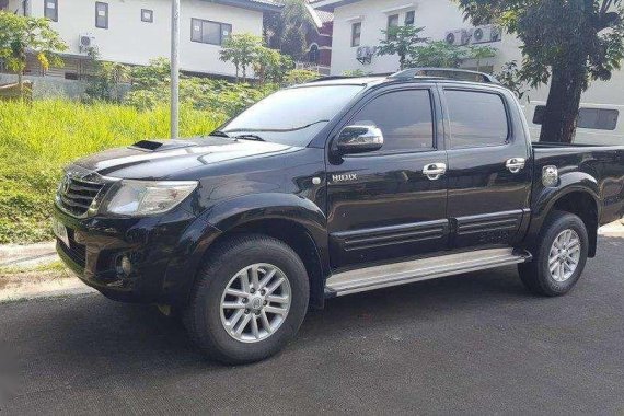 SELLING TOYOTA Hilux G 4x2 2013