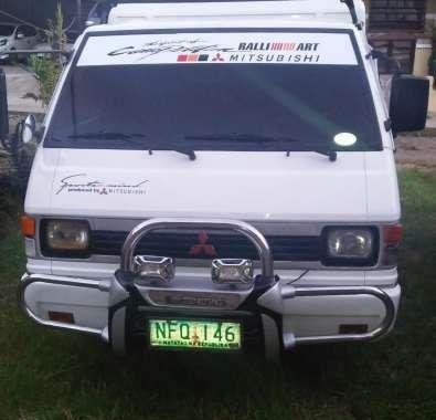 Mitsubishi L300 fb deluxe 2009 model