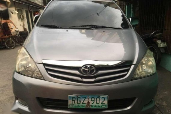 SELLING TOYOTA Innova g 2009