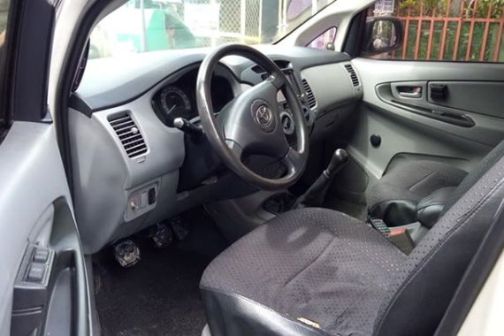 2007 Toyota Innova J White For Sale 