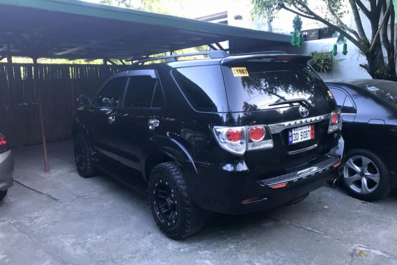 Toyota Fortuner V 2015 Black For Sale 